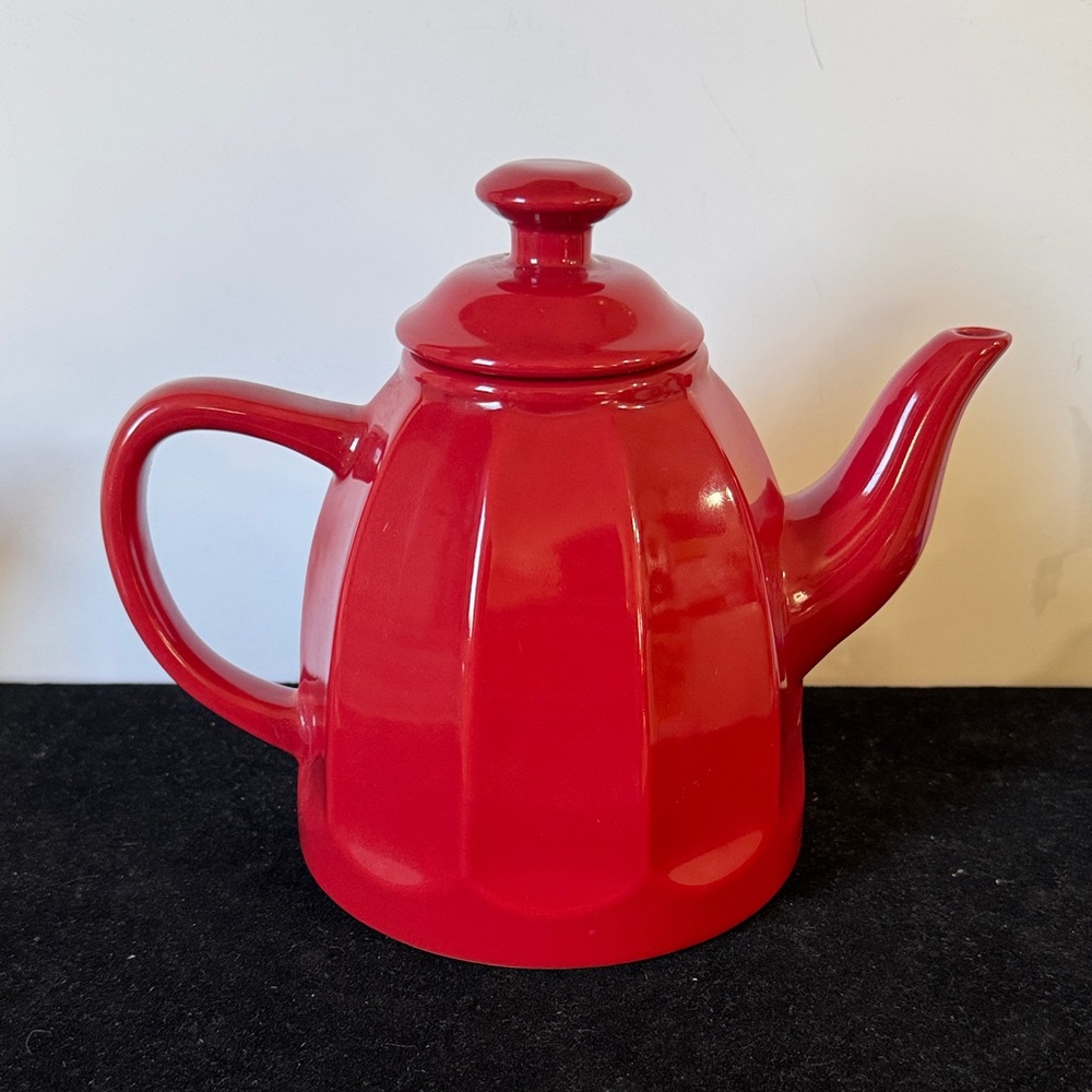 Chantal 2003 Matte Red Personal Ceramic Teapot